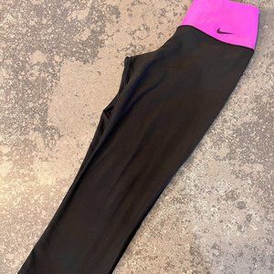NIKE DriFit High compression Womens Legendary Leggings Capri